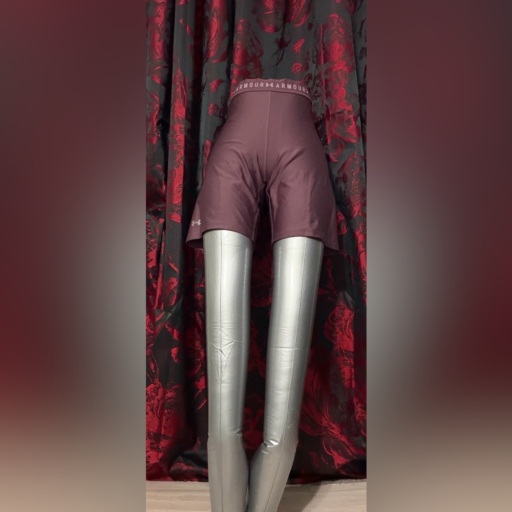 Under Armour Women's Mauve Bike Shorts